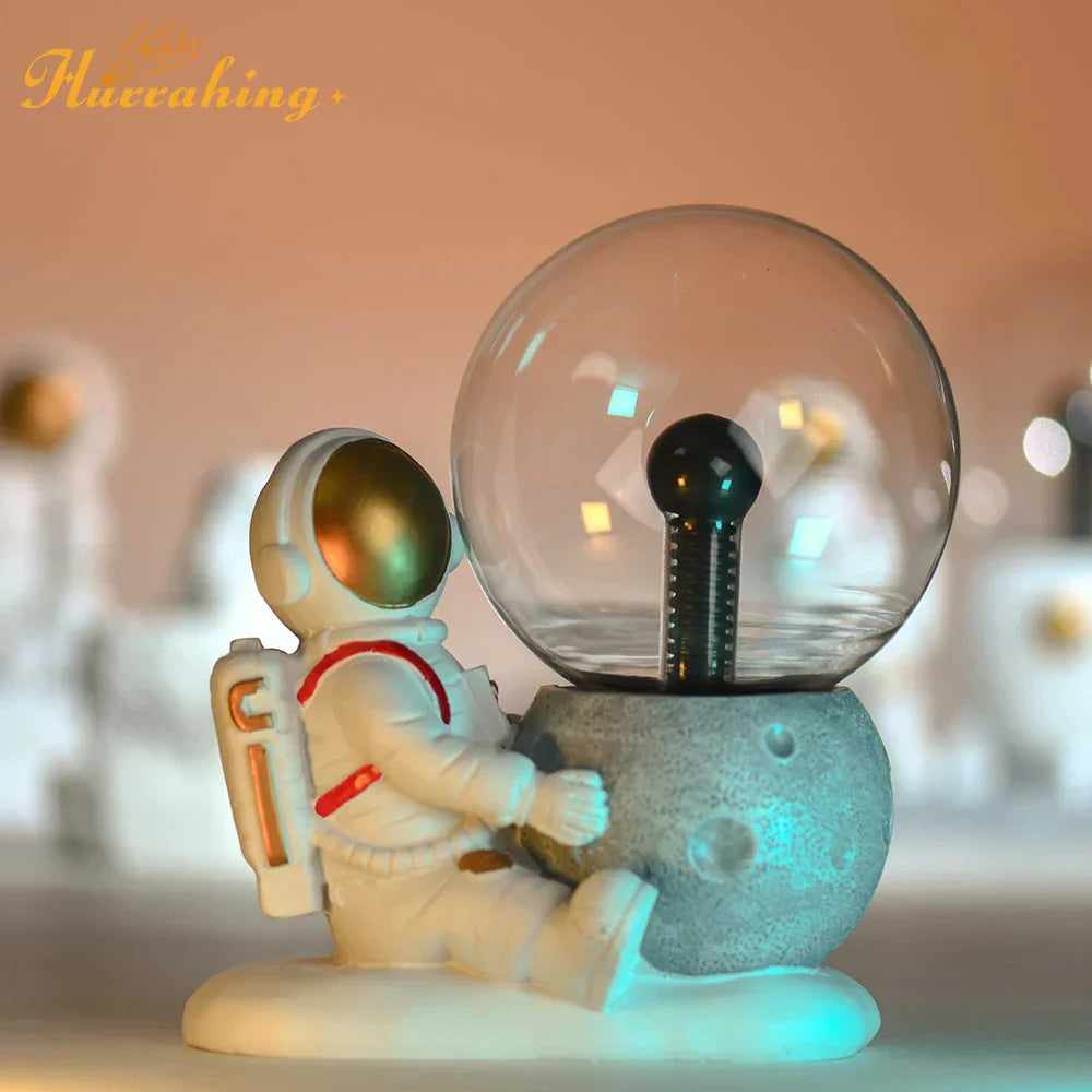 Plasma lamp with an astronaut, 4-inch glass sphere, decorative science gadget