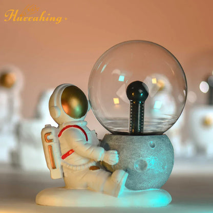 Plasma lamp with an astronaut, 4-inch glass sphere, decorative science gadget